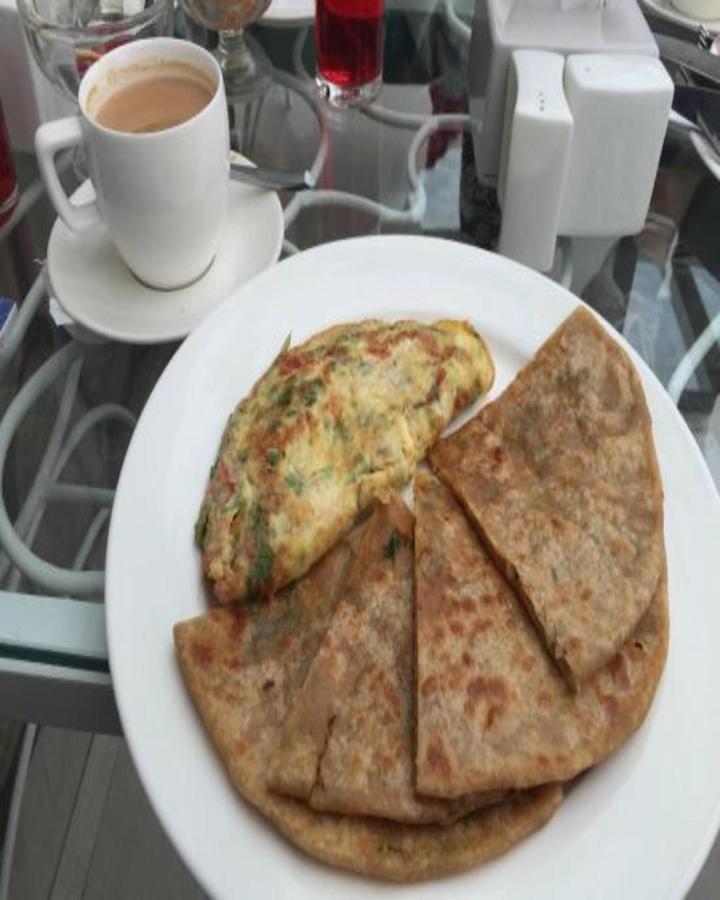 Hotel Nakshatra Karimganj エクステリア 写真