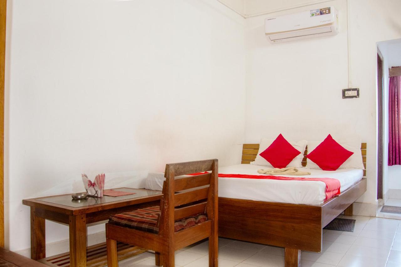 Hotel Nakshatra Karimganj エクステリア 写真