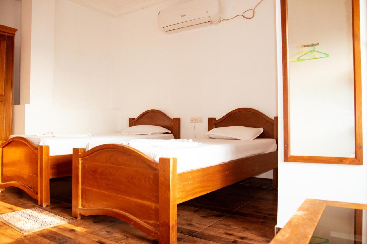 Hotel Nakshatra Karimganj エクステリア 写真