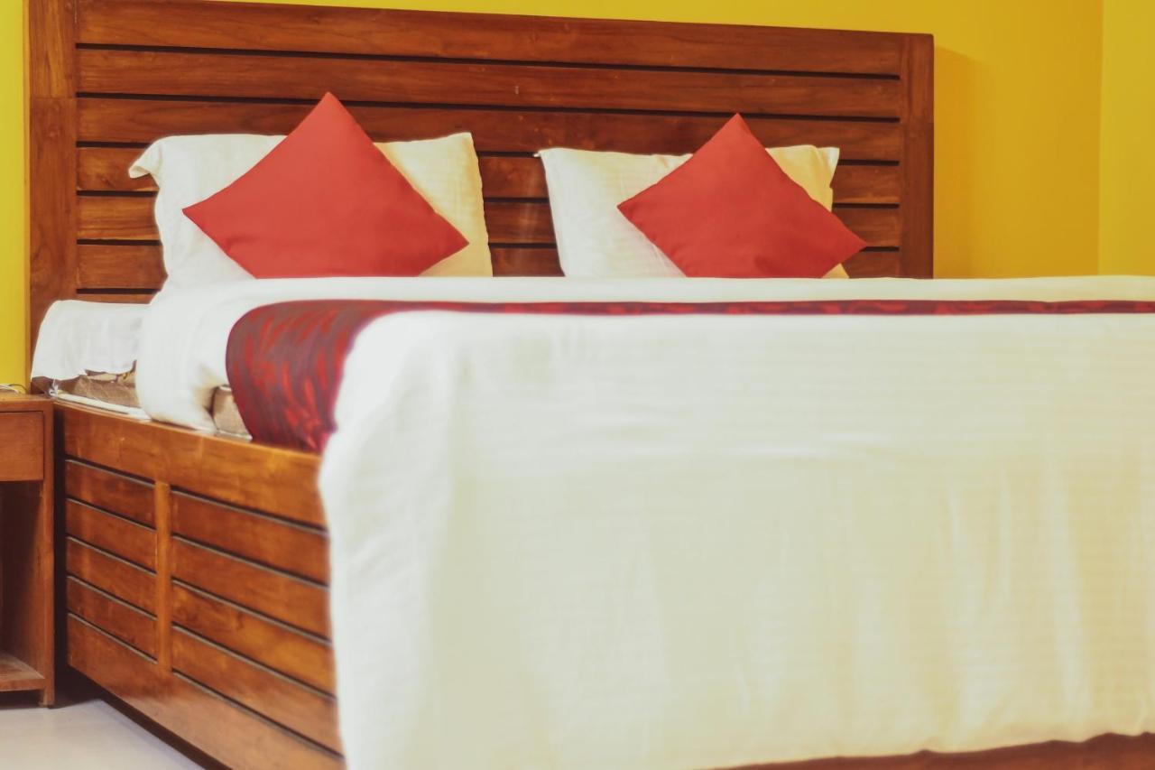 Hotel Nakshatra Karimganj エクステリア 写真